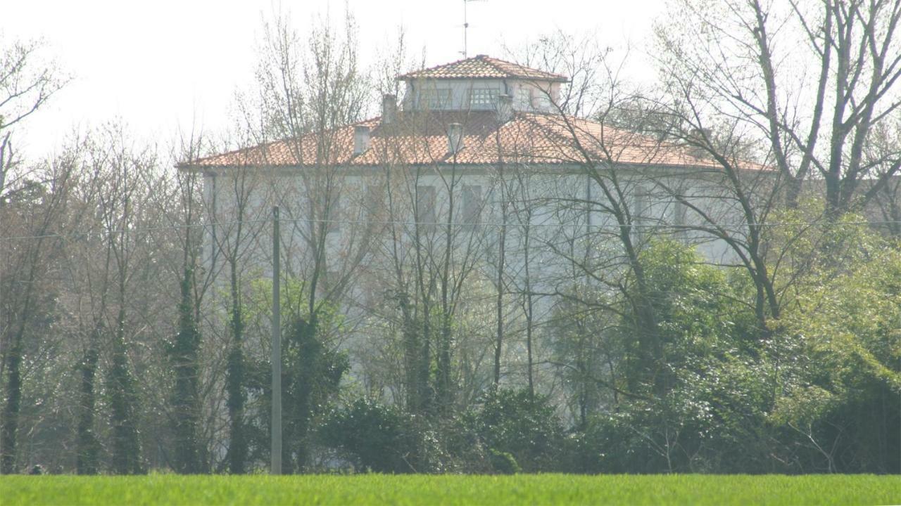 Villa Dei Tigli San Vicenzo di Galliera Екстер'єр фото